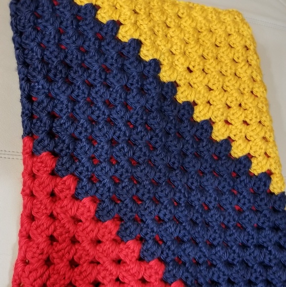 Throw/Lap afghan - Picture 2 of 2